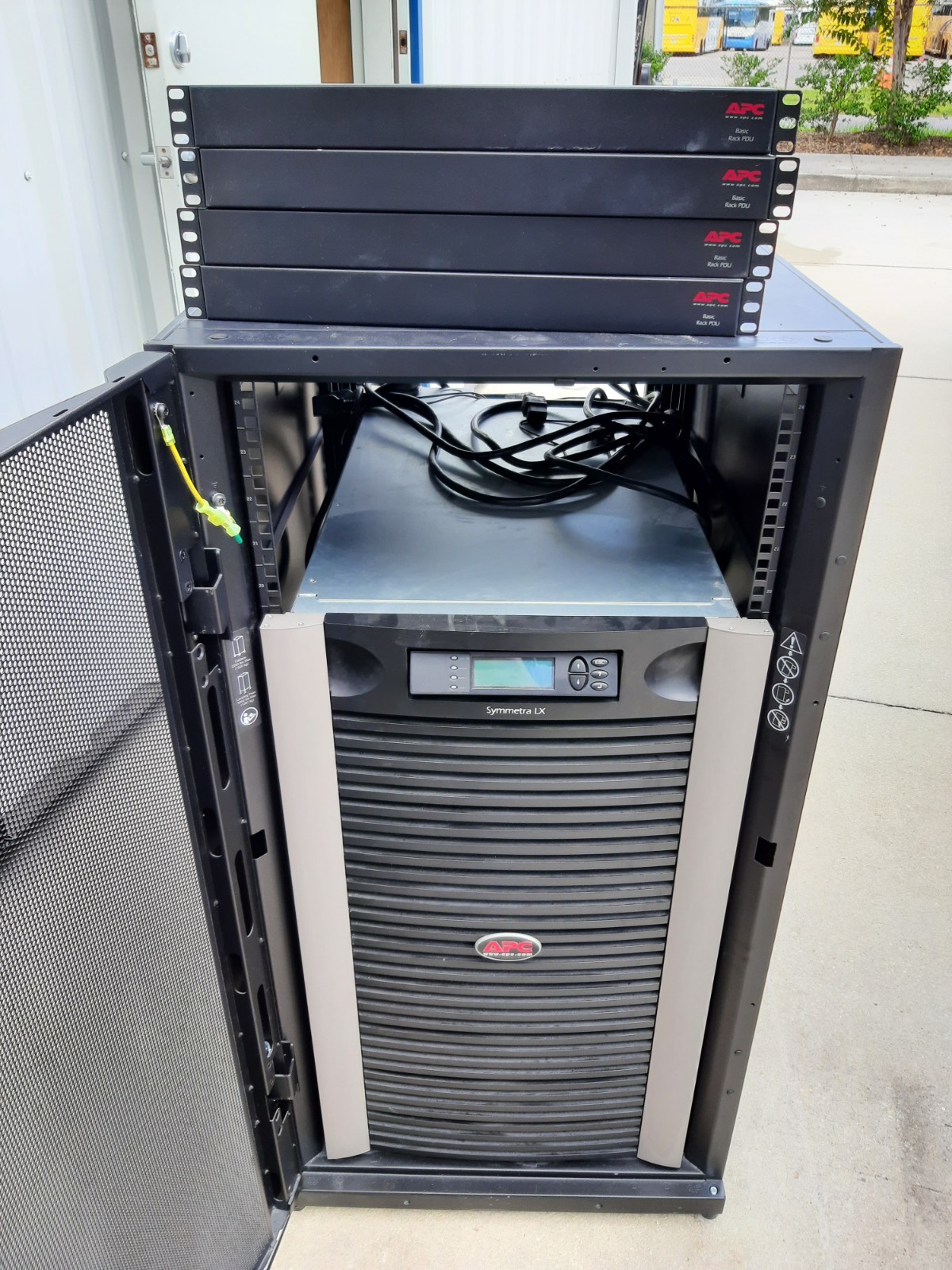 APC Symmetra LX SYAF16K 16kVA 12.8kW Modular UPS w/ Power & Battery Modules