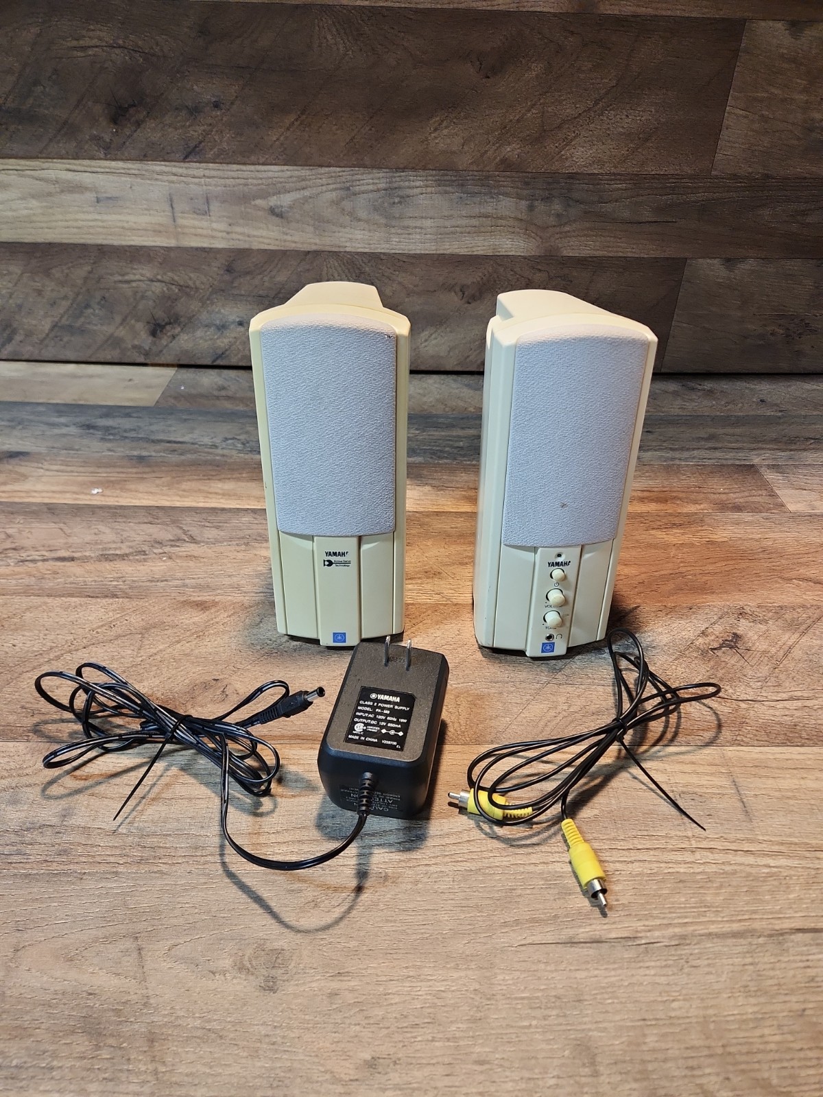 Vintage Yamaha YST-M8 Powered Multimedia Speakers with Original PA-M8 Supply