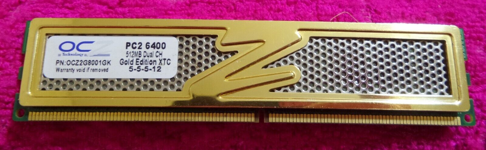 rv OCZ-Technology PC2 6400 512 MB dual CH XTC 5-5-5-12 Gold Edition 4292