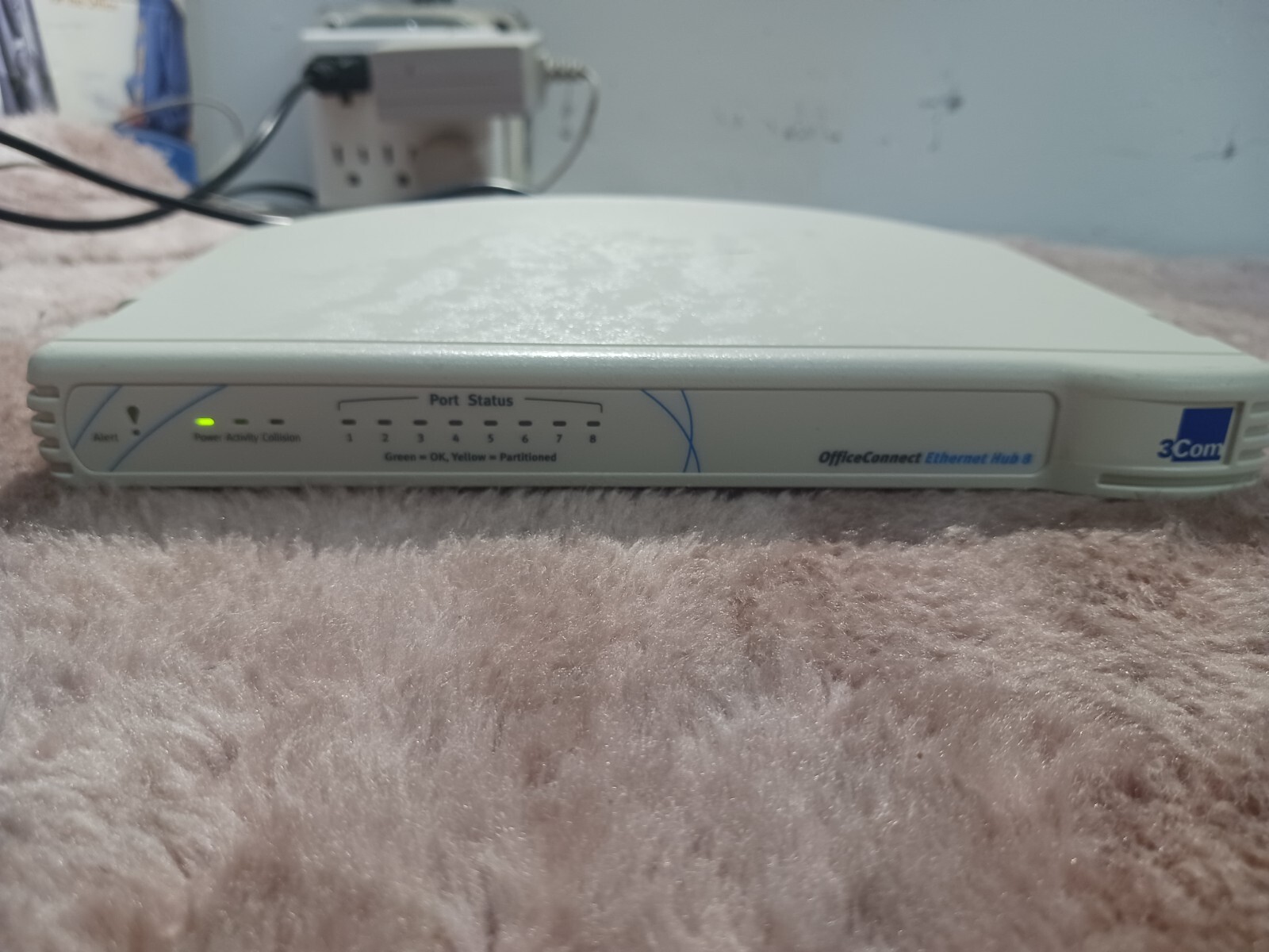 3Com  OfficeConnect (3C16700A-JPN) 8-Ports External Hub, NO POWER CORD