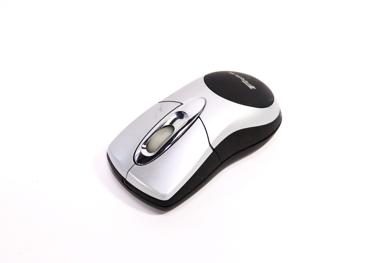 Targus PAWM10U 3-button Wireless Optical Notebook Mouse With Power Management
