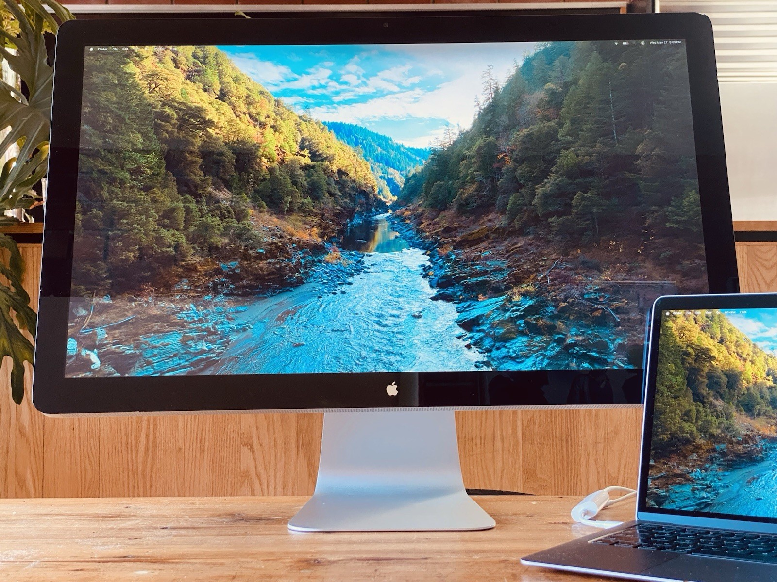 Apple Thunderbolt A1407 27" Widescreen Monitor - Clean