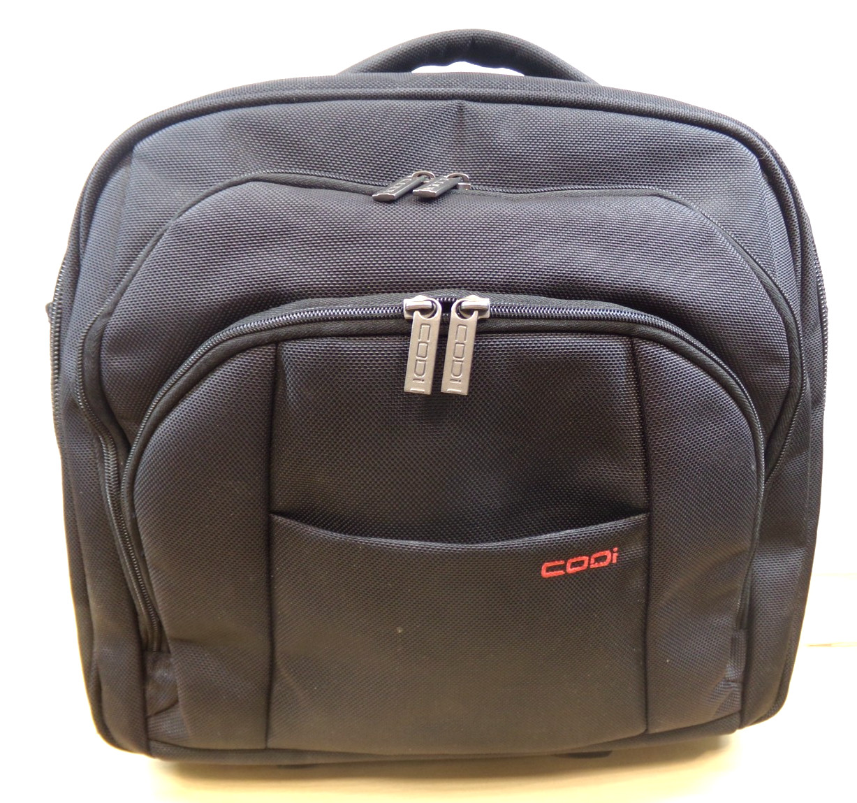 Codi Black Rolling Luggage Bag w Laptop Protector Sleeve & 3 Zipper Compartments