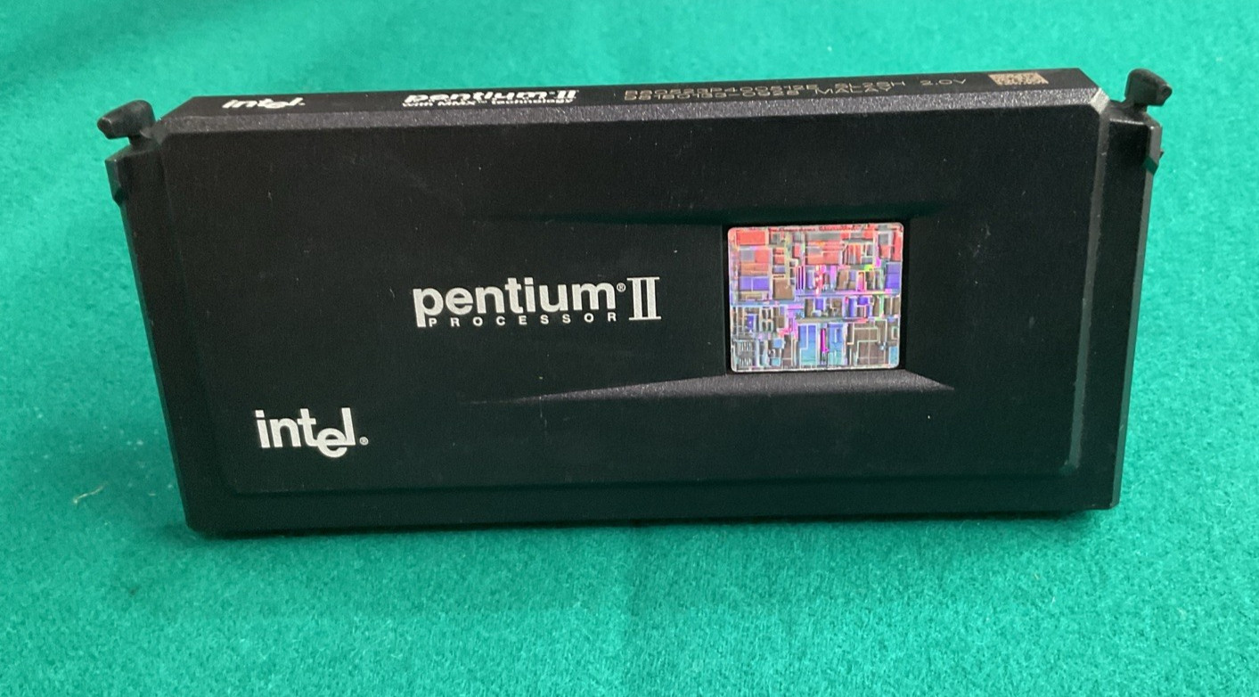 Intel Pentium II MMX Tech. 400MHz FSB 100MHz Slot 1 Processor w/Heat Sink