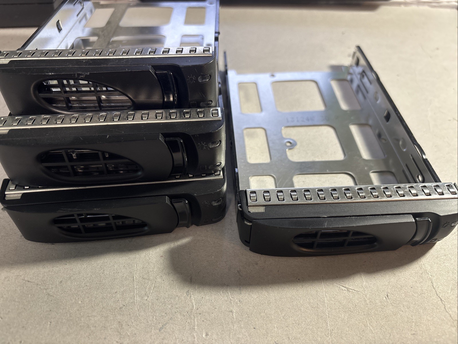 Lot 4 Netgear ReadyNAS 2.5" HDD Drive Caddy Tray RND4TRAY1 Ultra 1100 @MB183