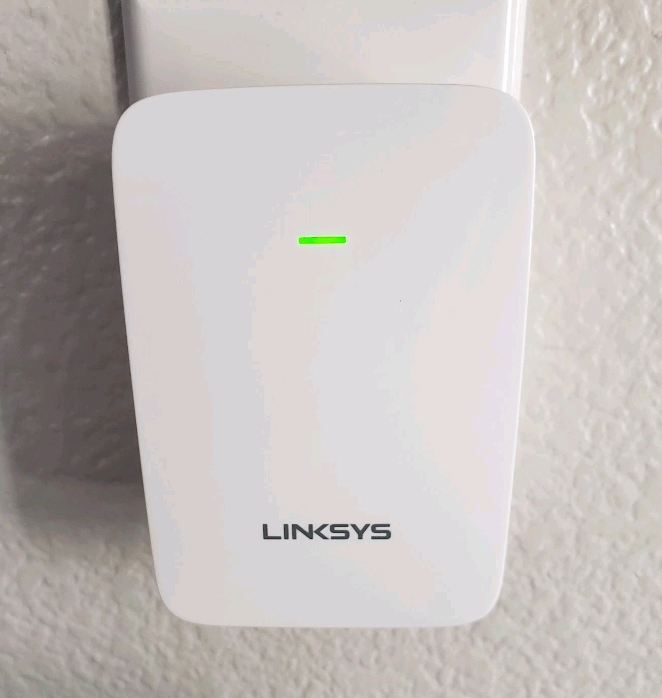 Linksys RE6350 AC1200 Dual-Band Wi-Fi Range Extender Wireless Booster Signal Amp