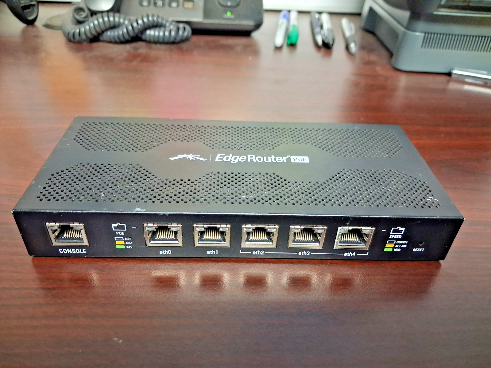 Ubiquiti ERPoe-5 EdgeRouter PoE,5-port Router Pre-owned  No power supply