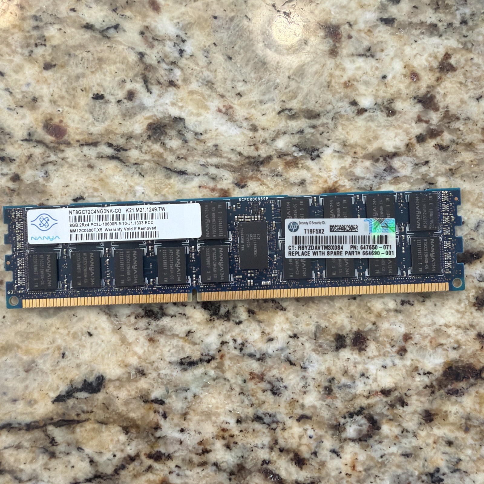 NANYA 8GB DDR3 2RX4 RAM PC3L-10600R-9-10-J1 1333MHz - NT8GC72C4NG0NK-CG ECC Reg.