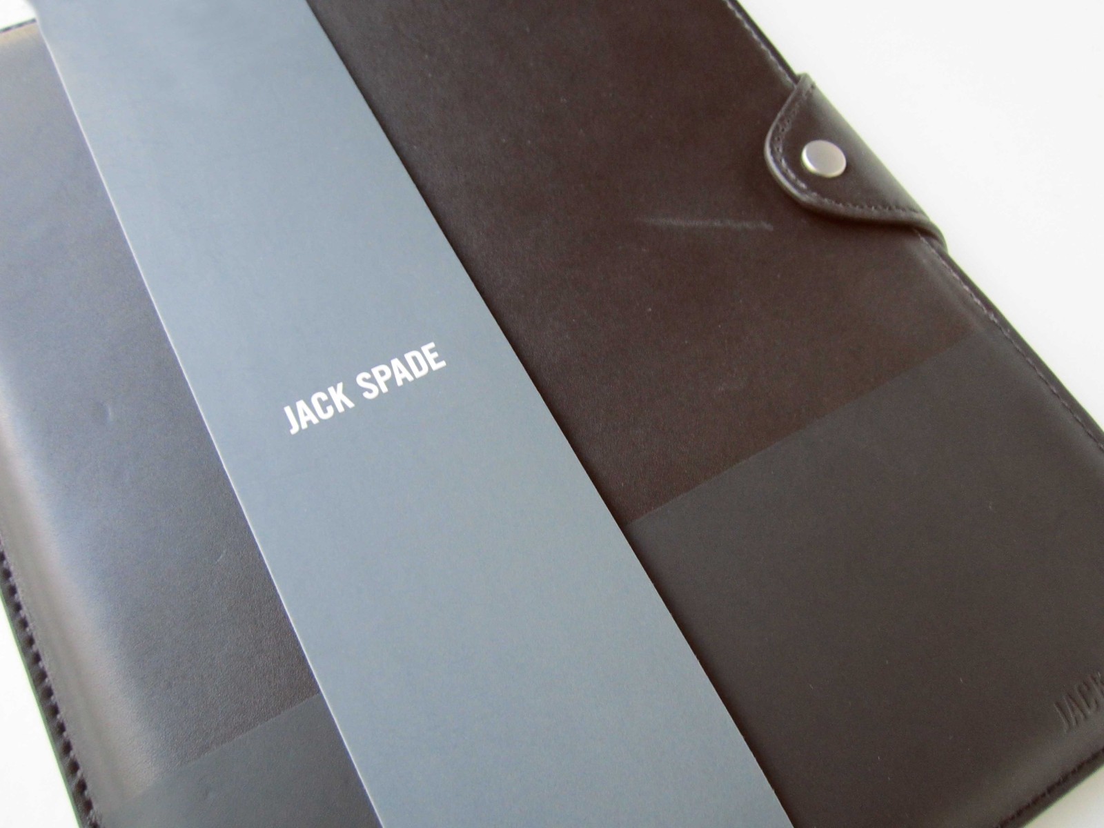 JACK SPADE iPad sleeve, dipped leather chocolate / black 9RRU0139 MSRP $128 NWT