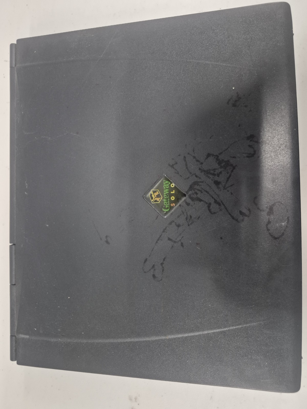 Vintage Gateway Solo 2150 Laptop Pentium III Windows 98 SE COA For Parts Repair