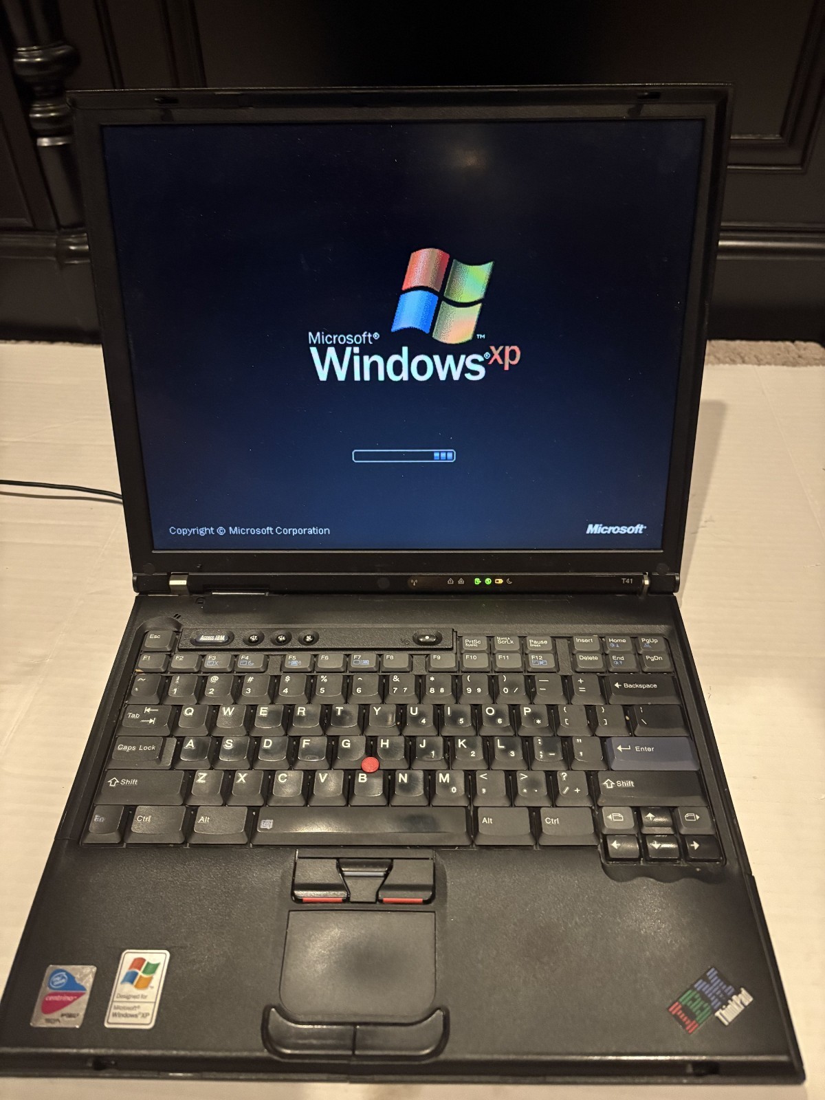 Vintage IBM Thinkpad T41 Penitum 1.59GHz, 512 RAM  14'' , Win XP  w/pwr cord