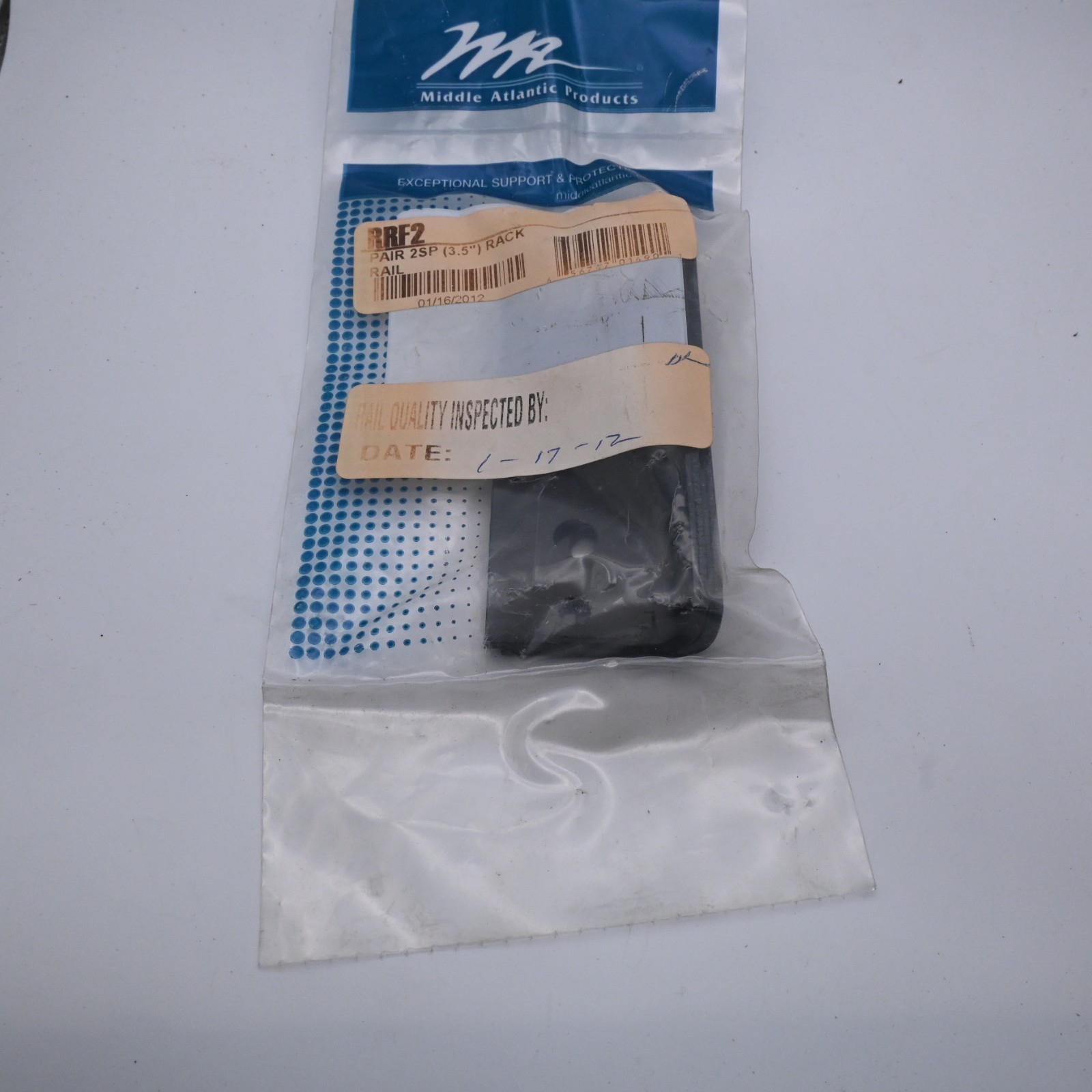 Middle Atlantic Products RRF2 Two Rails In Package 