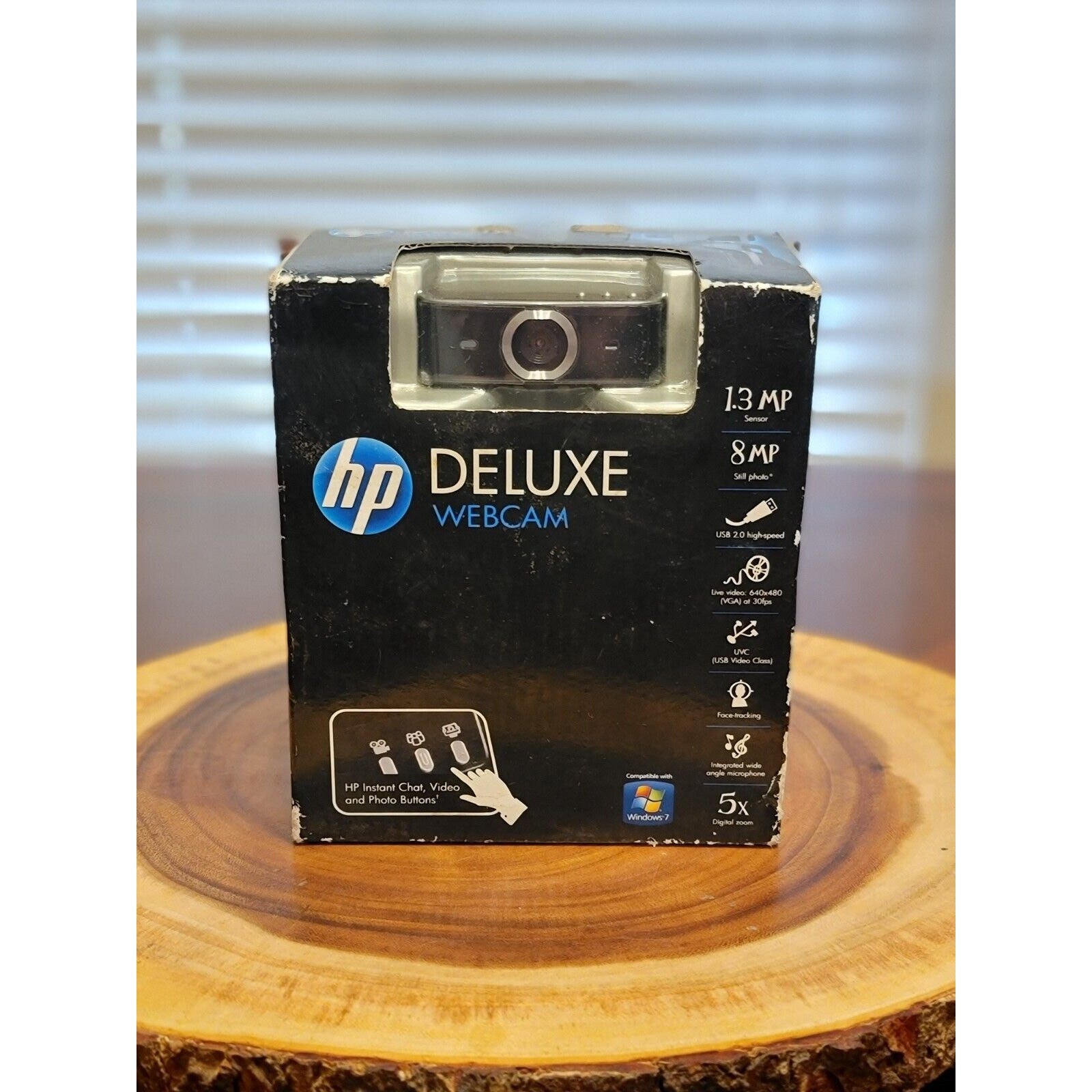 HP Deluxe Webcam KQ246AA#ABA 1.3 MP Sensor HD Quality Photo For Chat Video