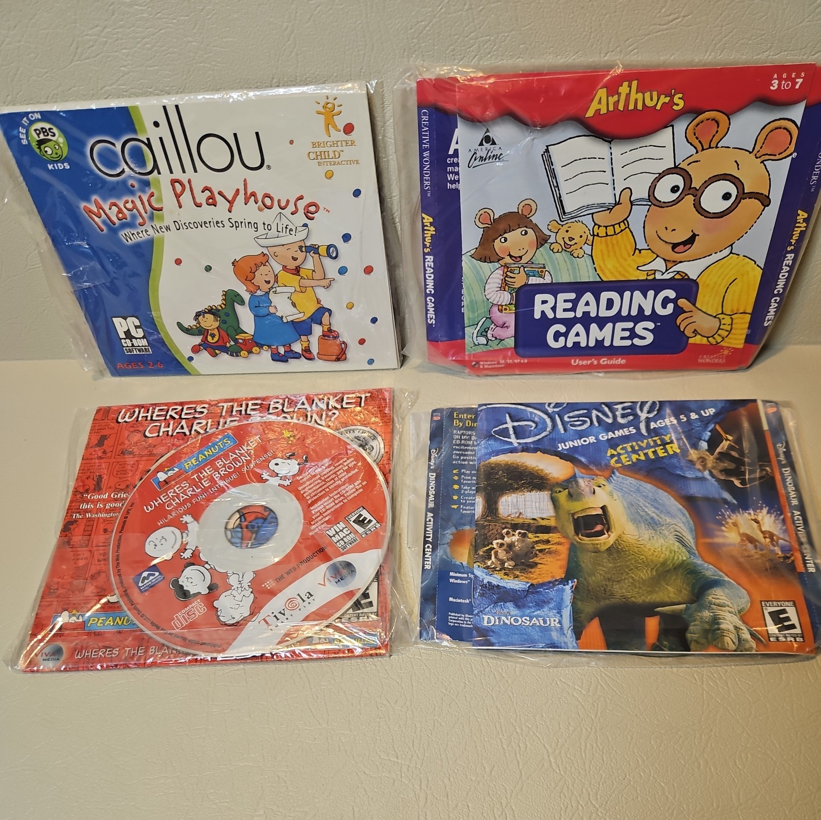 Lot of 4 PC Windows CD-Rom Vintage Children's Games Charlie Brown, Arthur Disney