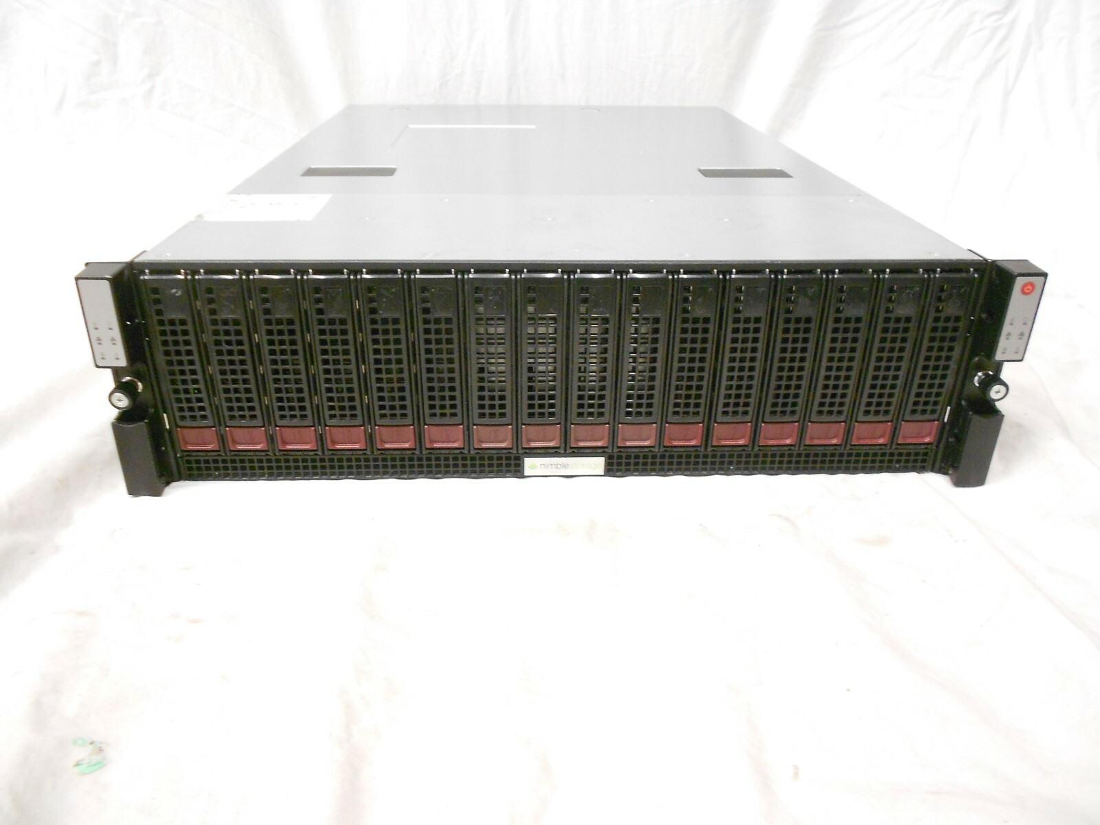 HPE HP Nimble Storage Array CS300 48TB SAN 12x 4TB SAS 4x 600GB SSD 1Gb Ethernet