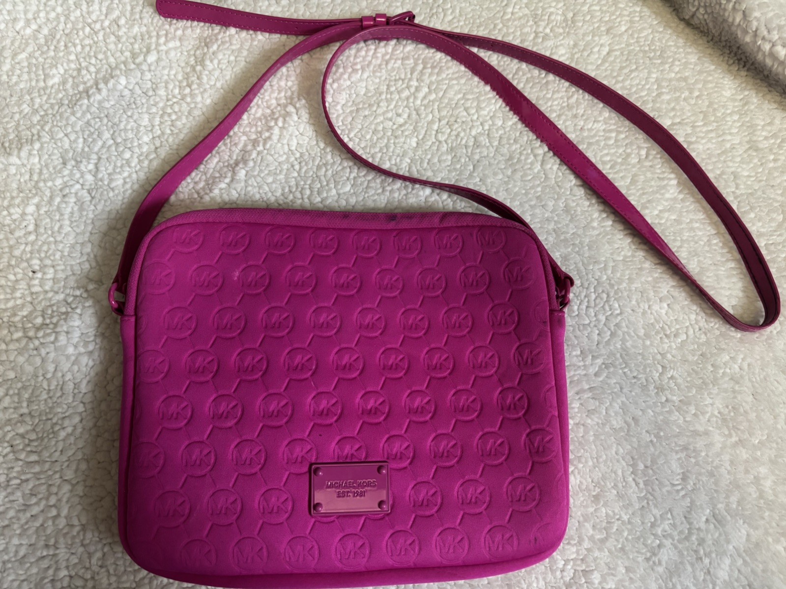 Michael Kors Hot Pink Neoprene Zipper iPad Tablet Case READ