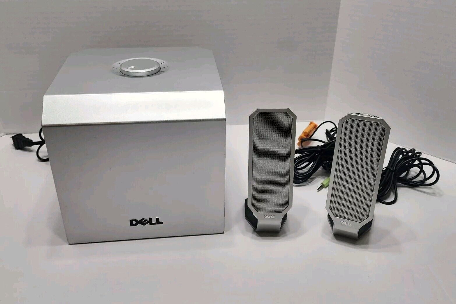 DELL ZYLUX A525 SUBWOOFER AND COMPUTER SPEAKERS WIRED PC - TESTED & WORKING