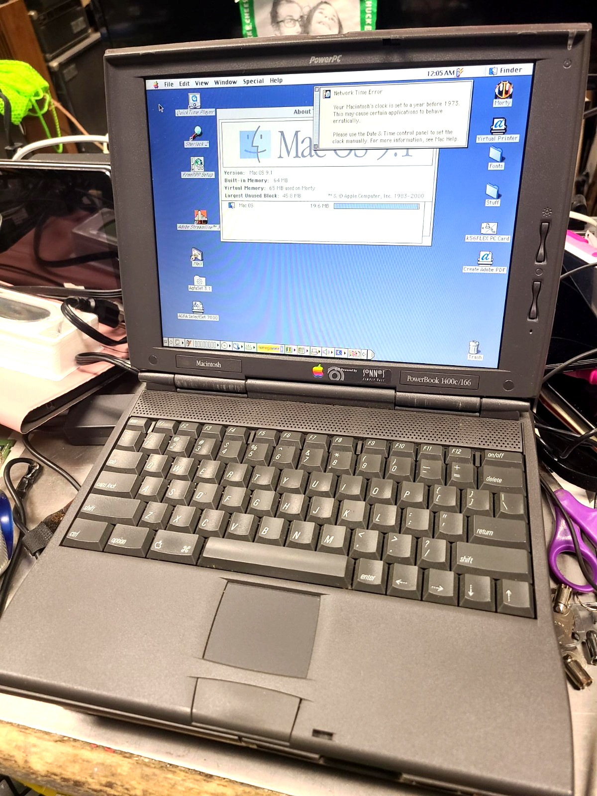 Vintage 1997 Apple PowerBook 1400C/166 With power cord