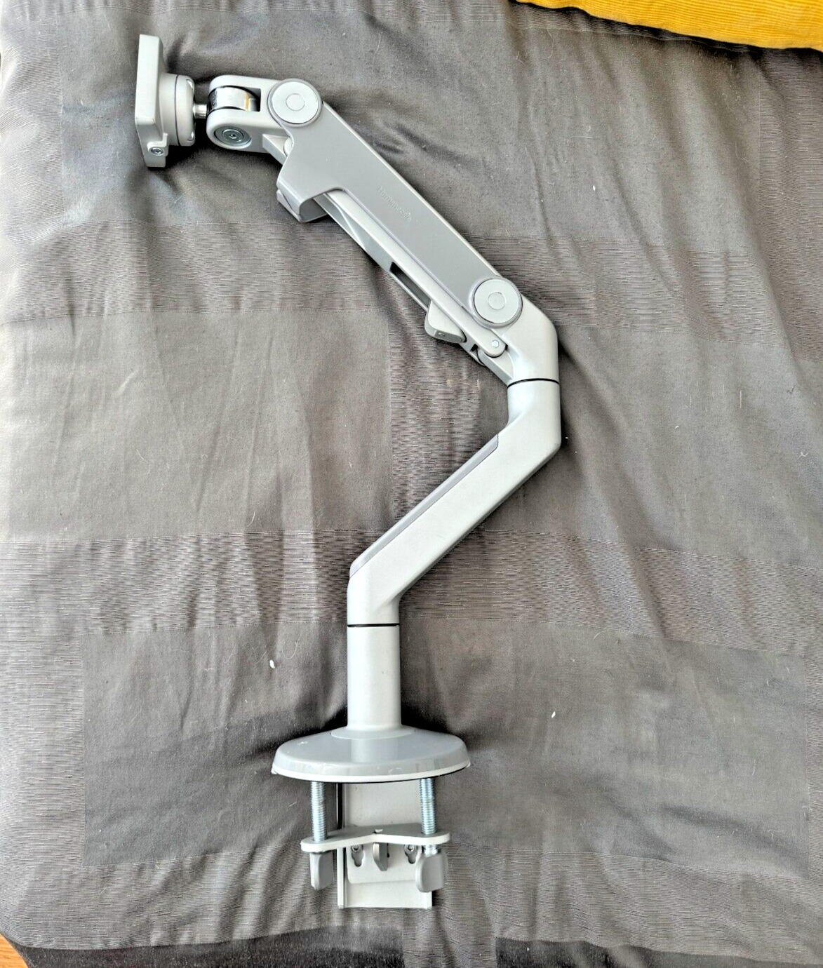 Humanscale M8 Adjustable Articulating Monitor Arm: Clamp