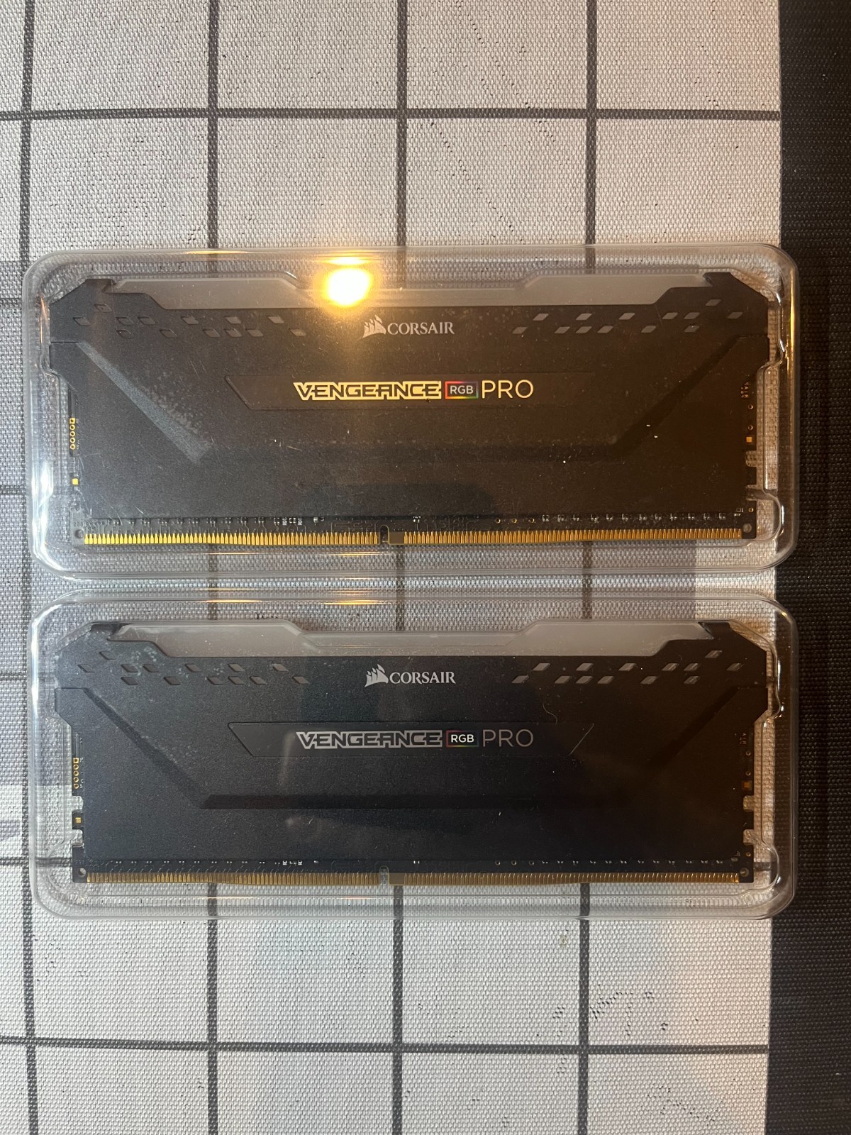 Corsair Vengeance RGB Pro 16GB (2 x 8GB) DDR4-3000 CL15-17-17-35