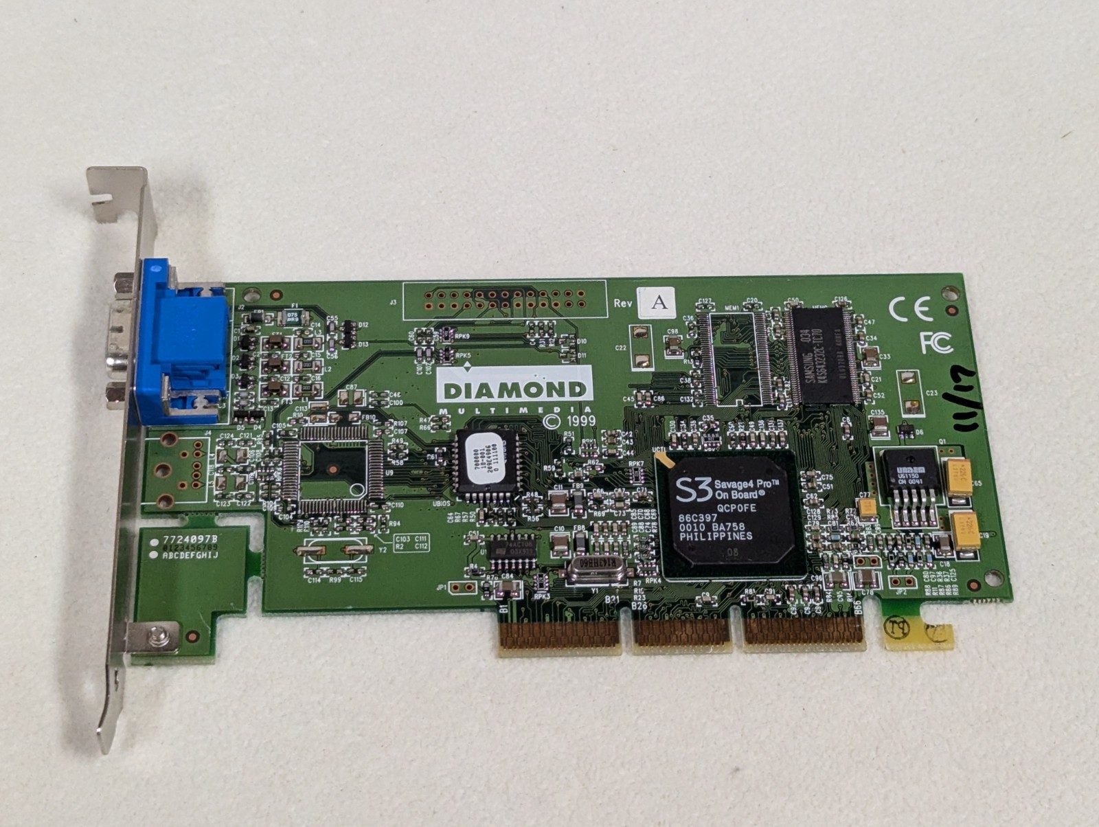 AGP 3D Card Diamond Stealth III S520 Rev A (S3 Savage 4 Pro 86C397) 8 MB RAM
