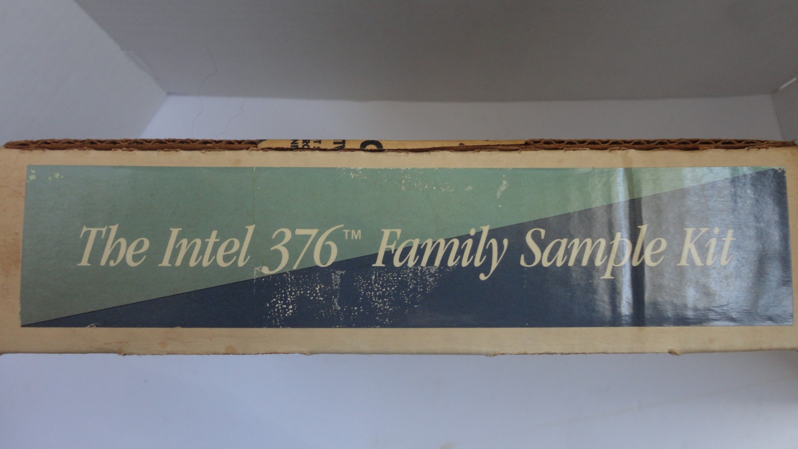 Vintage Intel 376 Family Sample Kit Evaluation Case 80376 CPU 82370 27C203 Rare