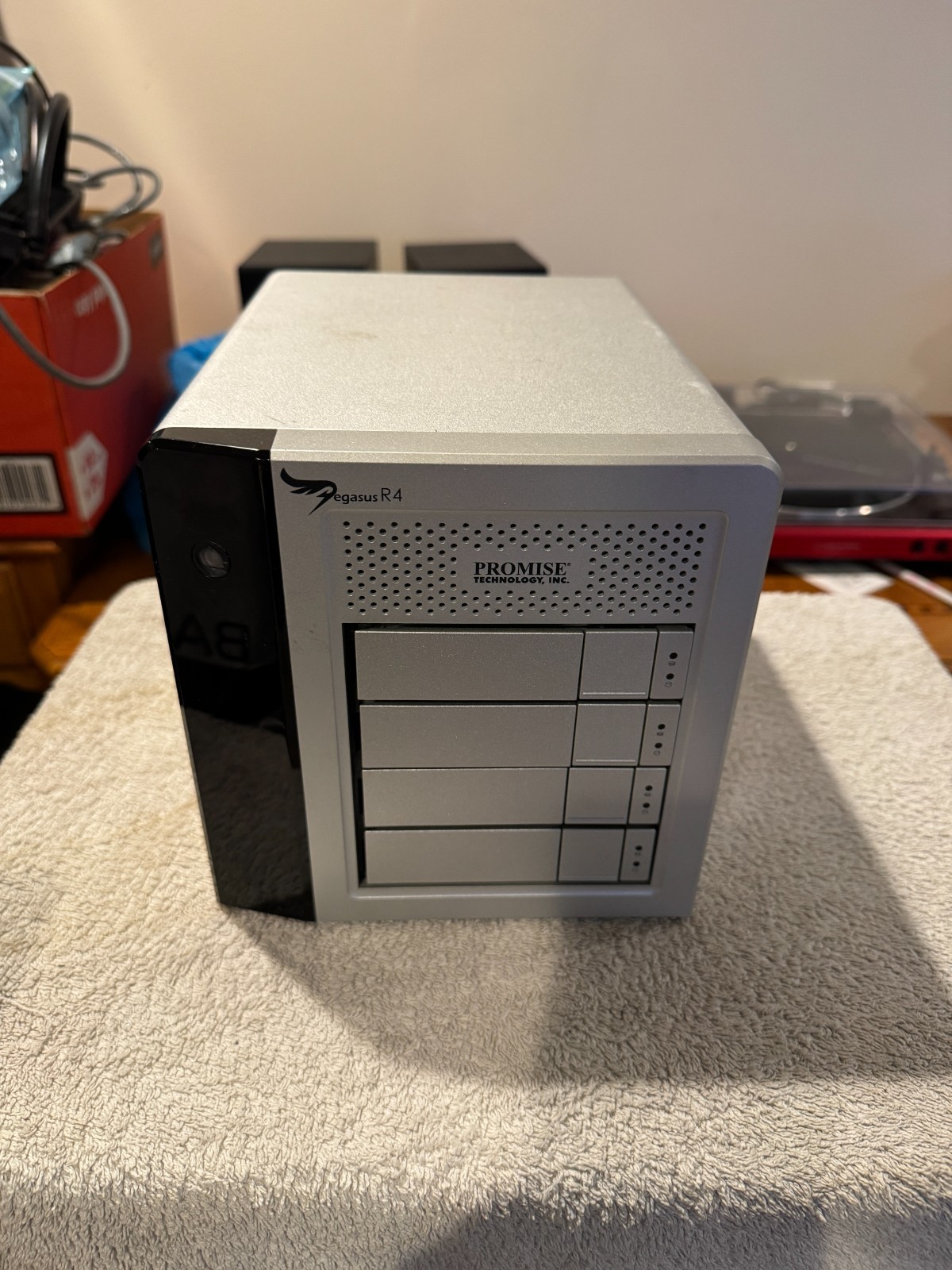 Promise Technology Pegasus R4 4-Bay With 4 HD Total 5TB Storage - PARTS/REPAIR