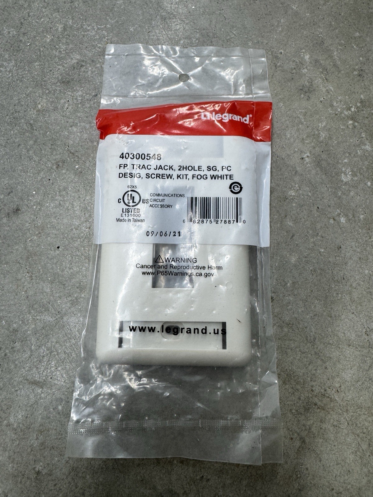 6 Legrand Ortronics 40300548 TracJack 2-Port Faceplates Fog White New