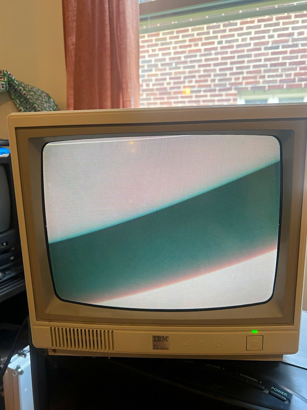 IBM PCjr Color Display CRT Monitor Beige 4:3 Under 16 in Screen