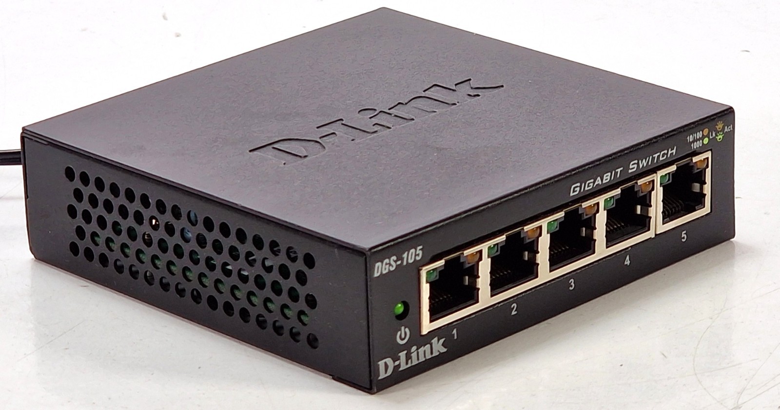 D-Link DGS-105 5-Port RJ-45 Unmanaged Gigabit Ethernet Layer 2 Switch
