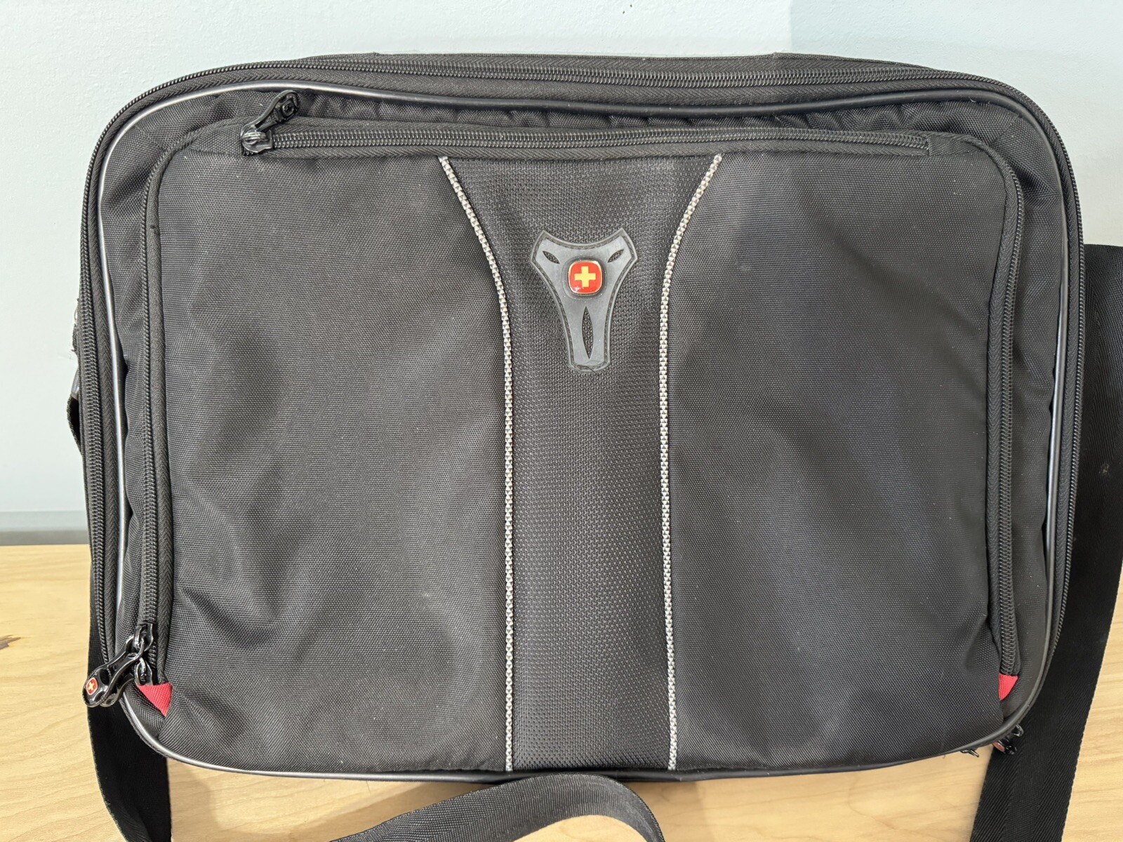 Swiss Gear 16” Laptop Computer Case Shoulder Bag Carry-On Briefcase Black Wegner