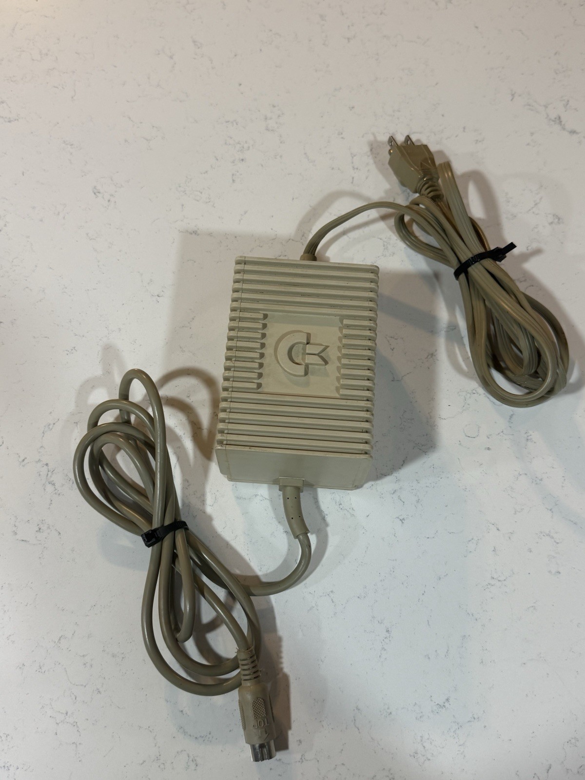 Commodore 64 C64 Original OEM Power Supply 251053-02 4-Pin Untested