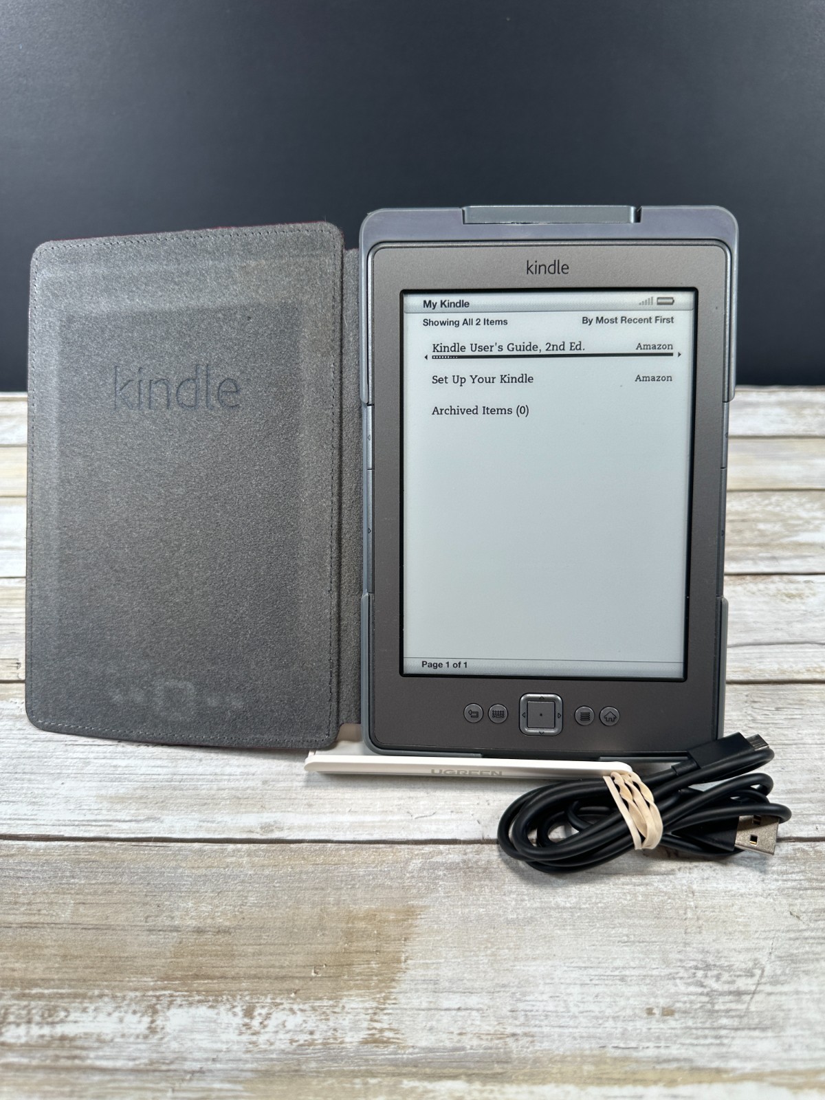 Amazon Kindle (4th Gen.) D01100 - 2GB - Wi-Fi - 6" eReader - Works