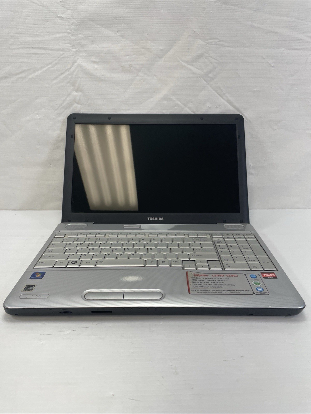 Retro Gaming Toshiba Satellite L505D 15.6” Athlon II 2GHz 2GB RAM 500GB HDD Win7