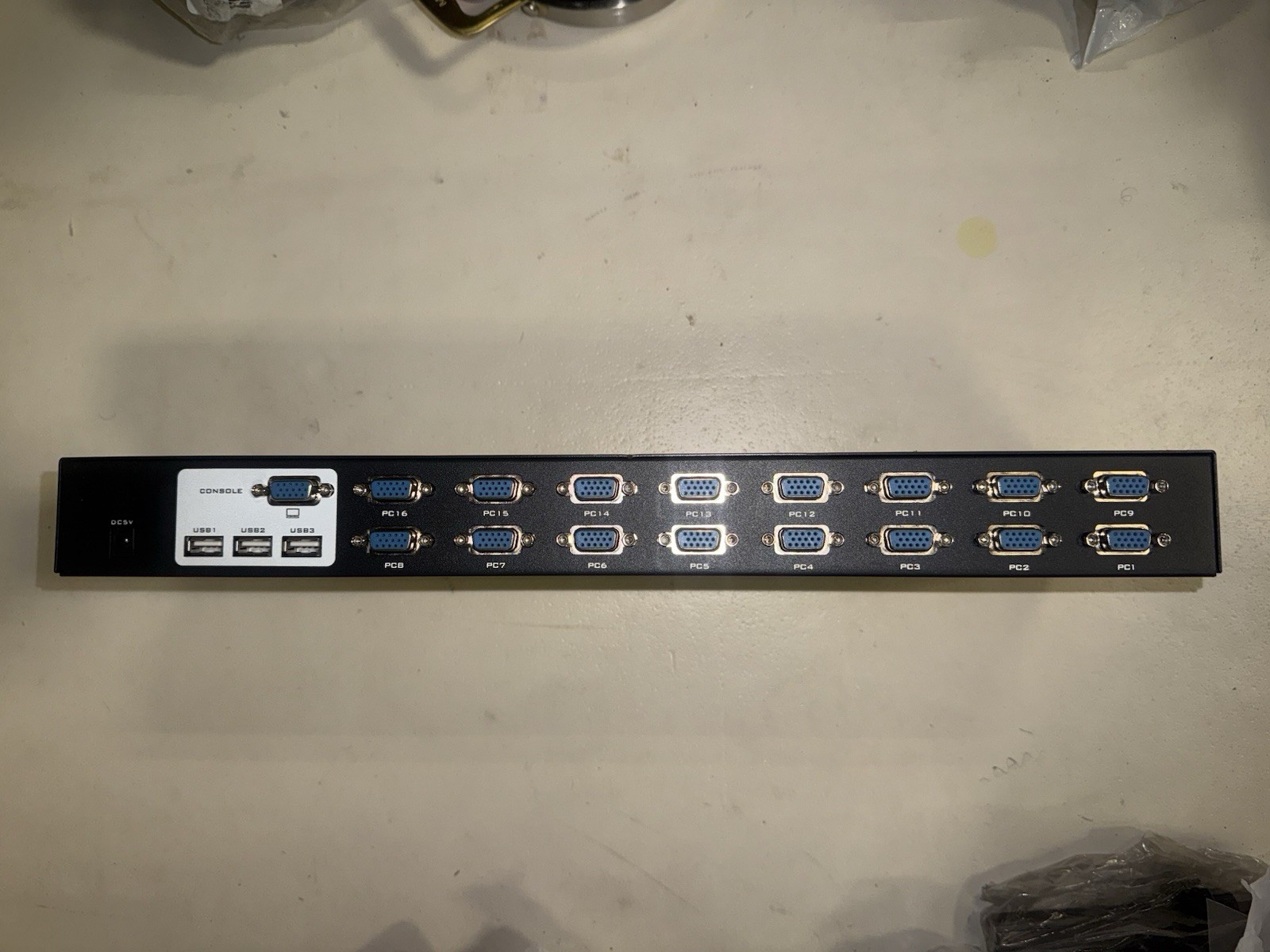 16 Port KVM Switch VGA, 16 Computers Share 1 Set of Monitor, Keyboard, , Prin...