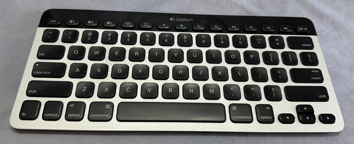 Logitech Easy Switch K811 Illuminated Bluetooth Wireless Keyboard -used/works