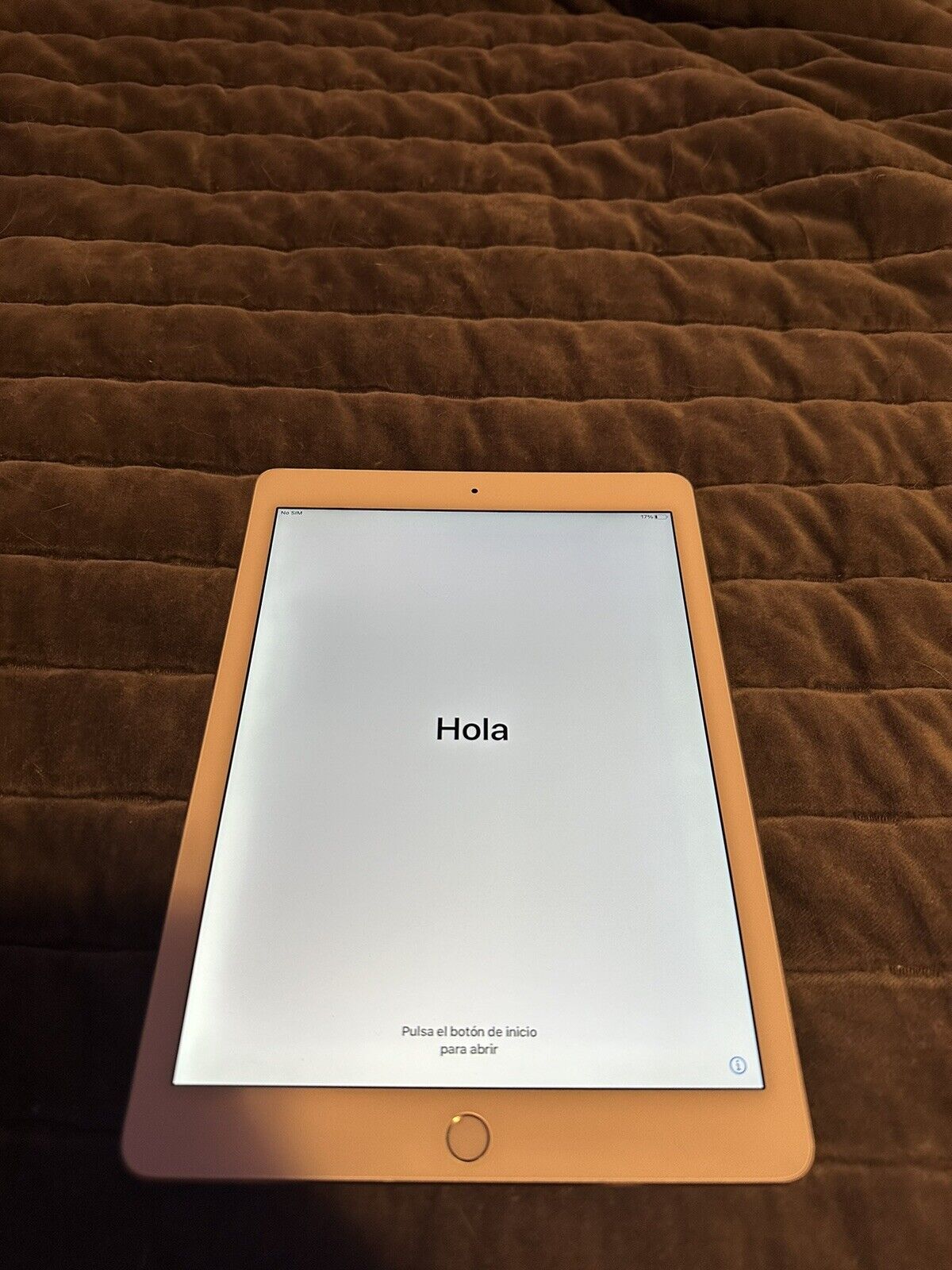 Apple iPad Air 2 - 64GB - Wi-Fi + Cellular (Unlocked), 9.7in - Silver
