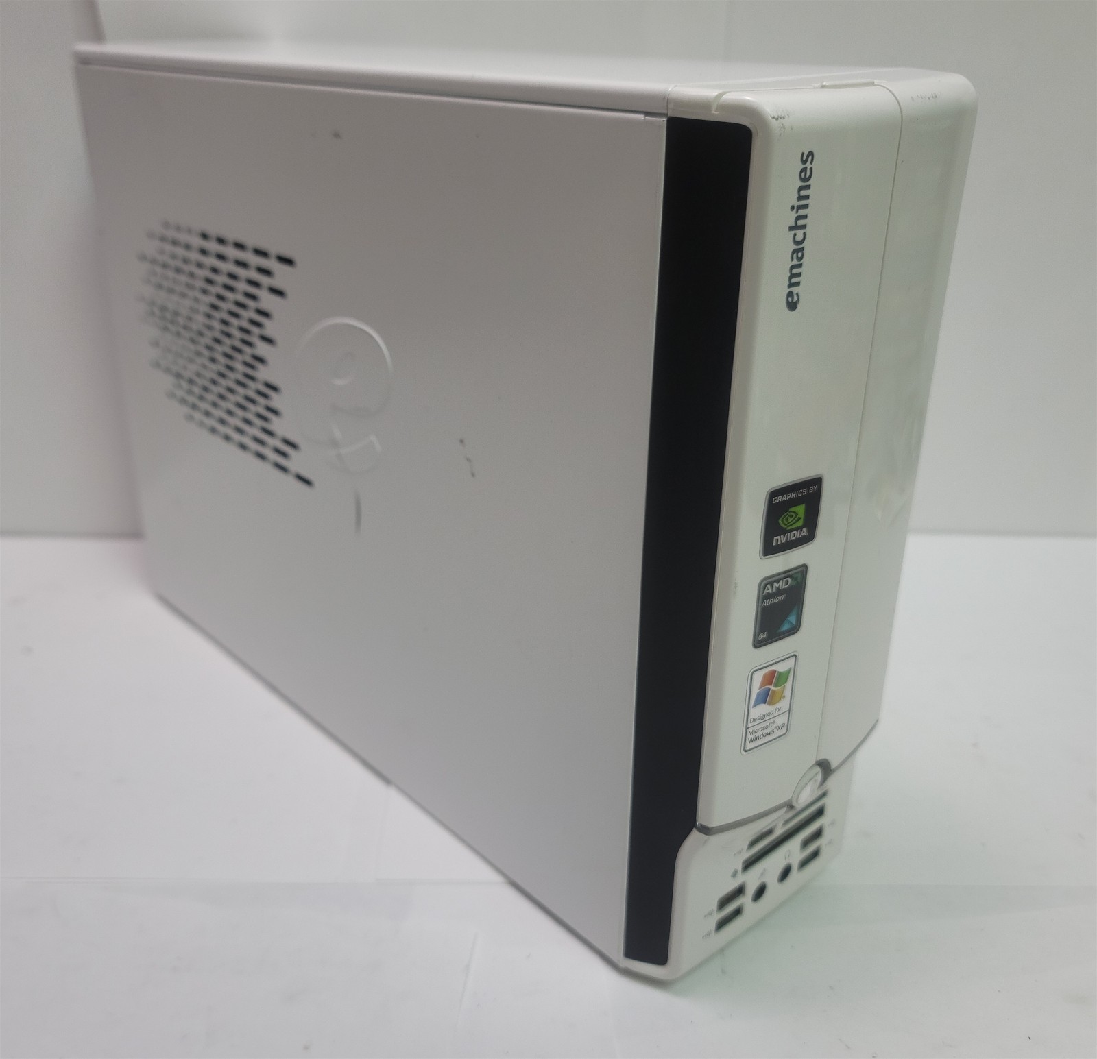 eMachines EL1300G-02w PC - AMD Athlon 2650e 1.61GHz - 2.75 RAM - Windows XP SP3