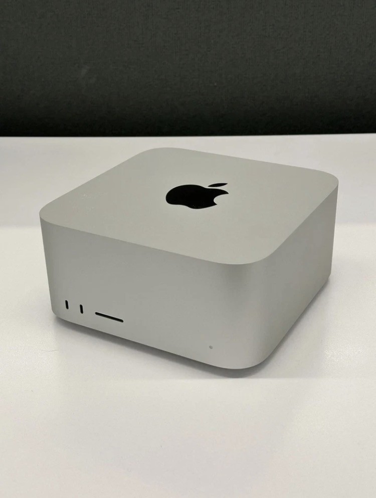 Mac Studio 512gb RAM M3 Ultra 32C CPU 80C GPU 4TB SSD PERFECT CONDITION