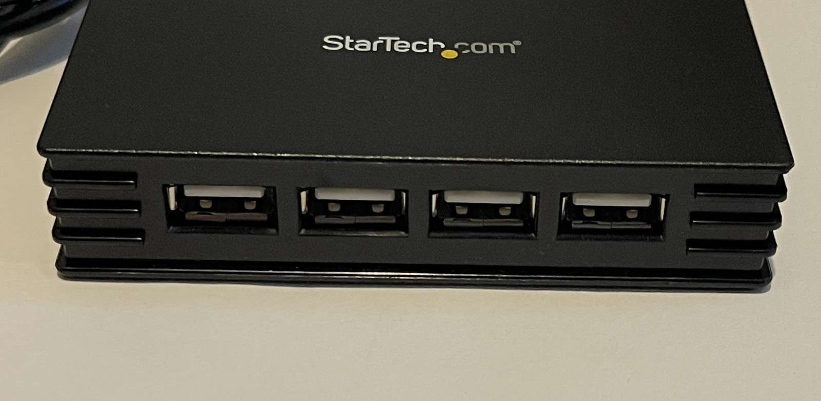 StarTech 4 Port USB 2.0 Hub Hub 4 ports Hi-Speed USB ST4202USB with cables