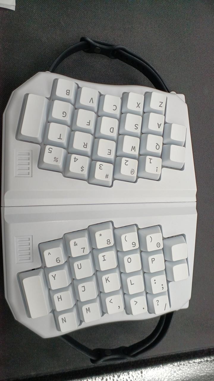 Mechanical Keyboard Model GRABSHELL DOTBRAVO