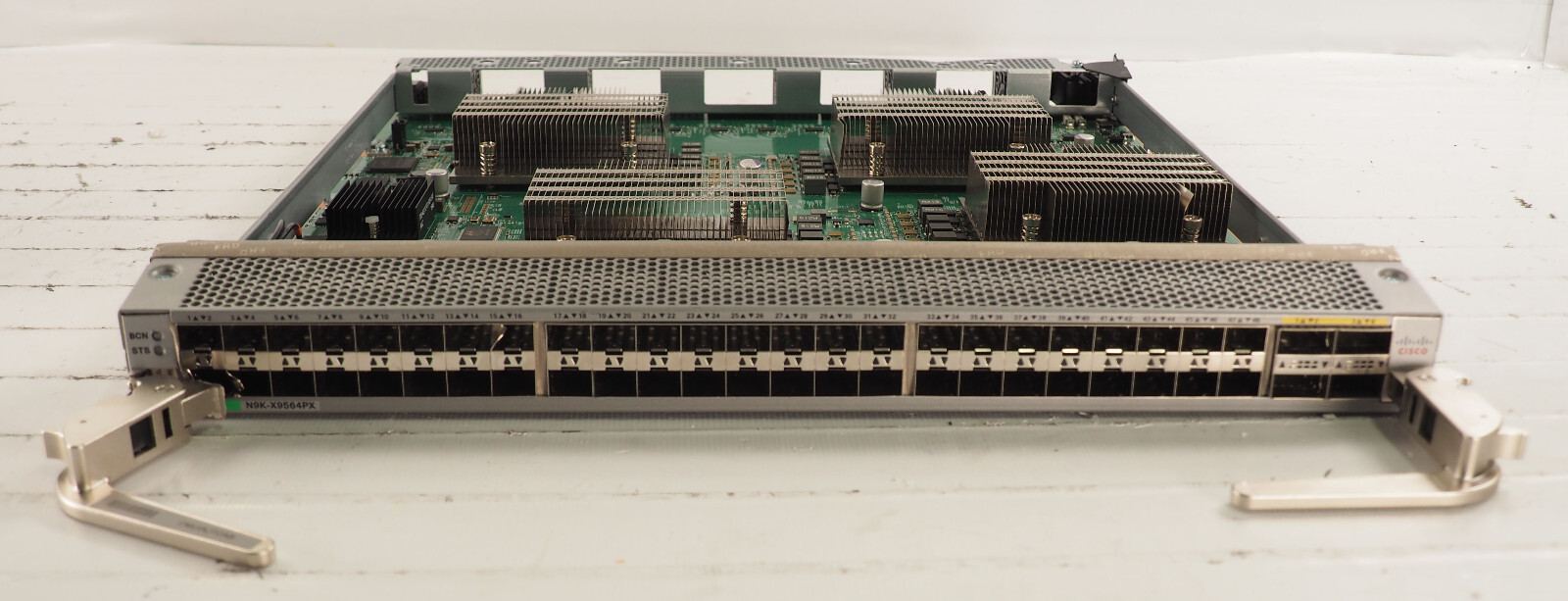 Cisco N9K-X9564PX  48 Port SFP 4 XFP Port Networking Switch Damaged