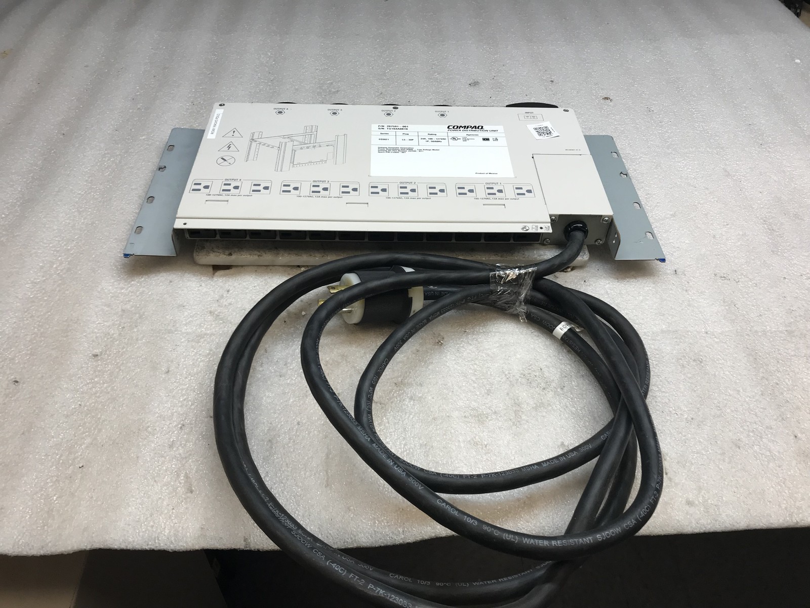 Compaq 207591-001 EO3021 24A 100-127V 12-Outlet PDU L5-30P - Tested
