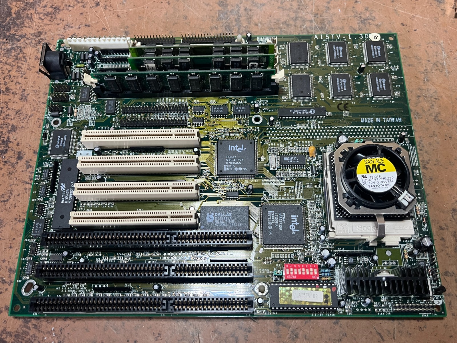 Texas Micro AI5TV-1.30 Vintage ISA / PCI Slot Retro Gaming Motherboard