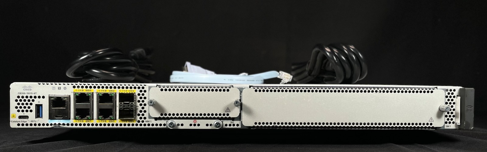 Cisco  Catalyst 8300 C8300-1N1S-6T  6 Port  4xRJ45 2xSFP Gigabit Edge Router