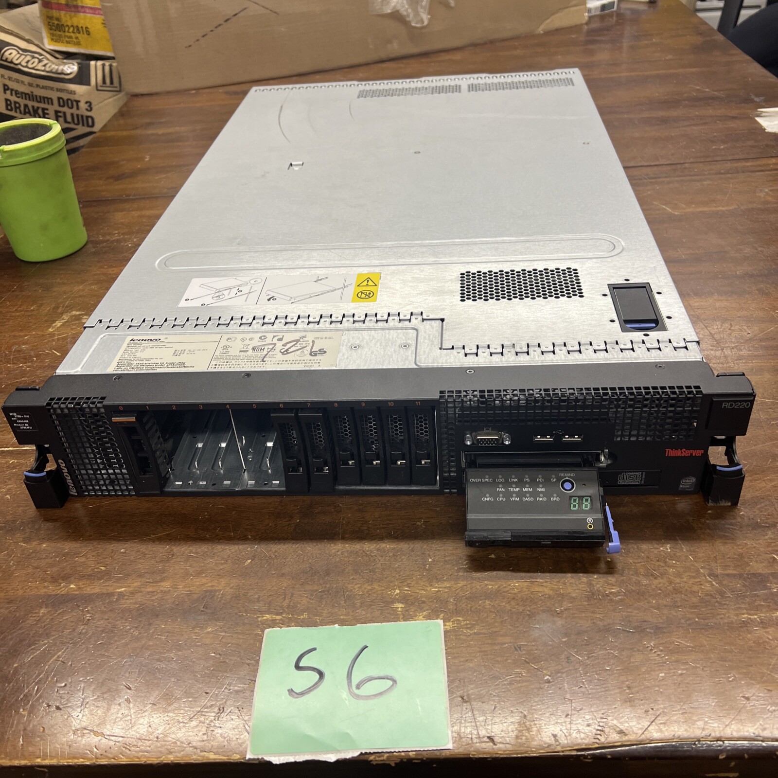 lenovo thinkserver rd220 12 bay