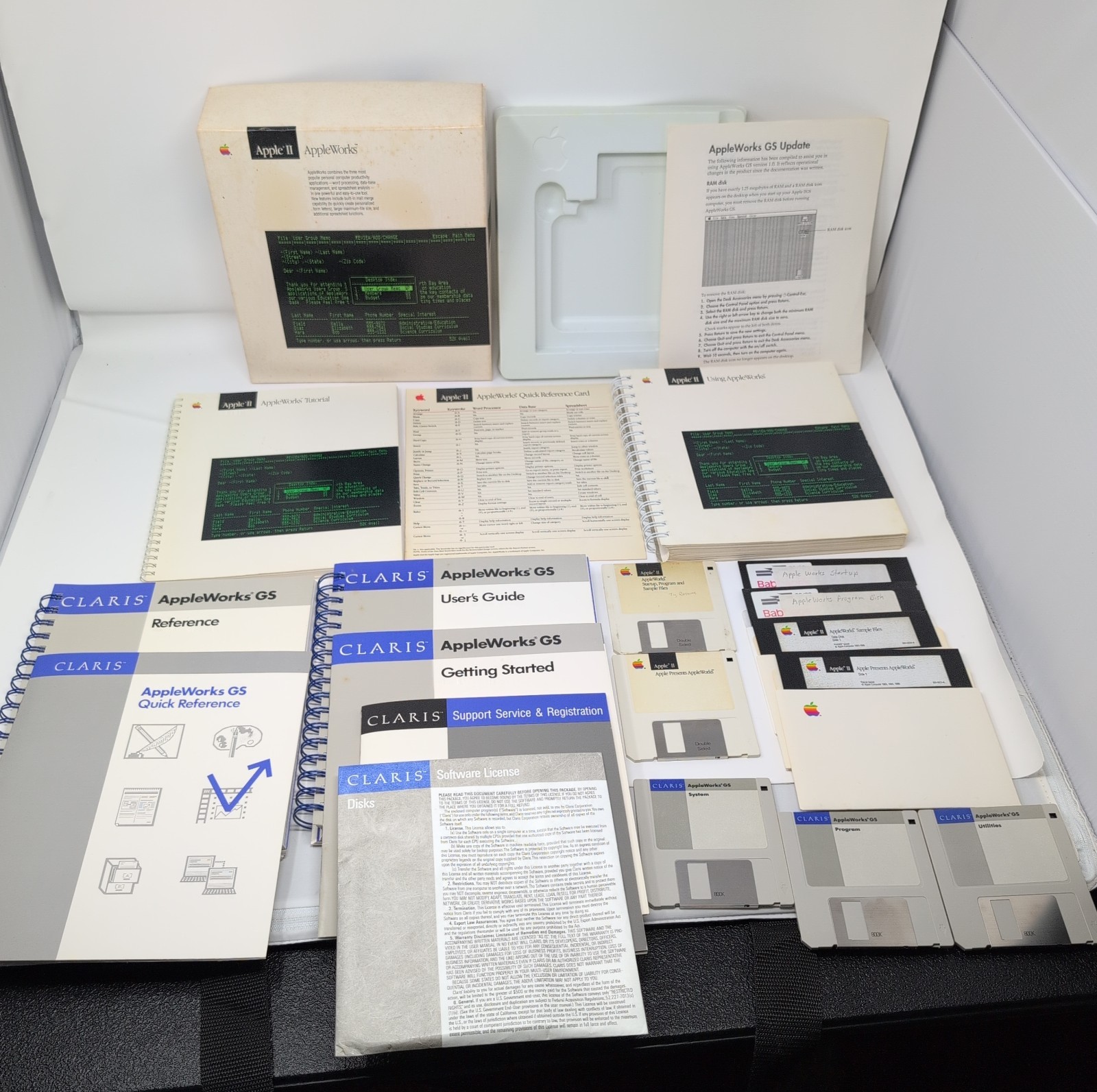 Apple II AppleWorks & Claris AppleWorks GS - 3.5 disks, manuals