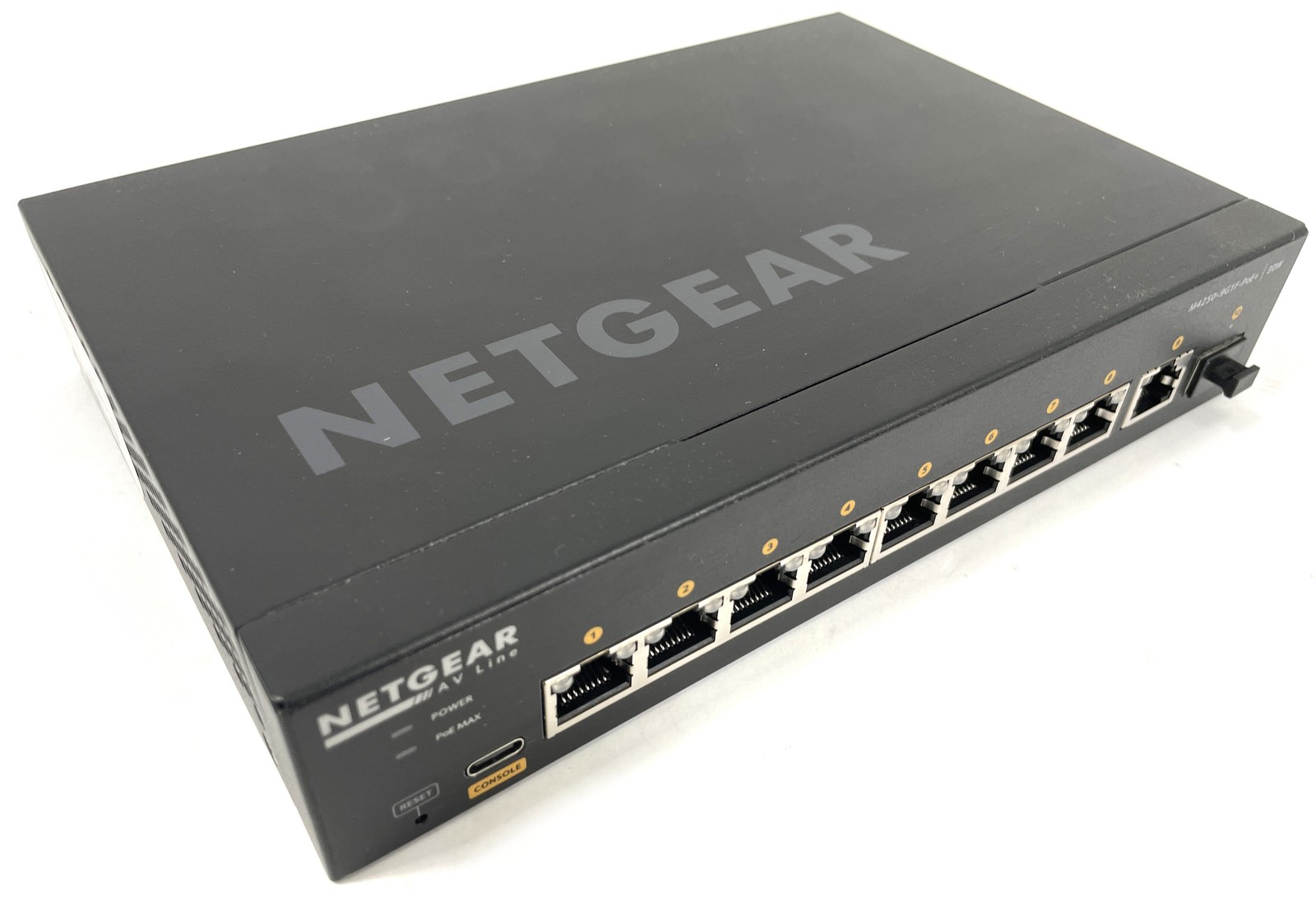 NetGear M4250-9G1F-PoE+ 8x1G PoE+ 1x1G 1x SFP Managed Switch GSM4210PD - No AC