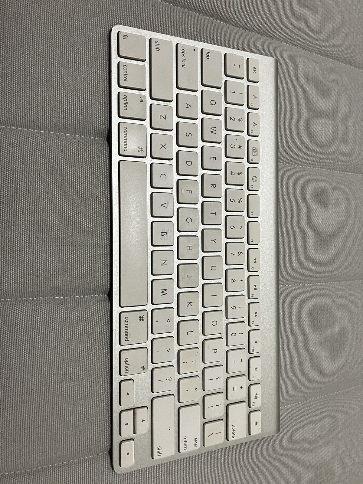 Apple MC184LL/A Wireless Keyboard