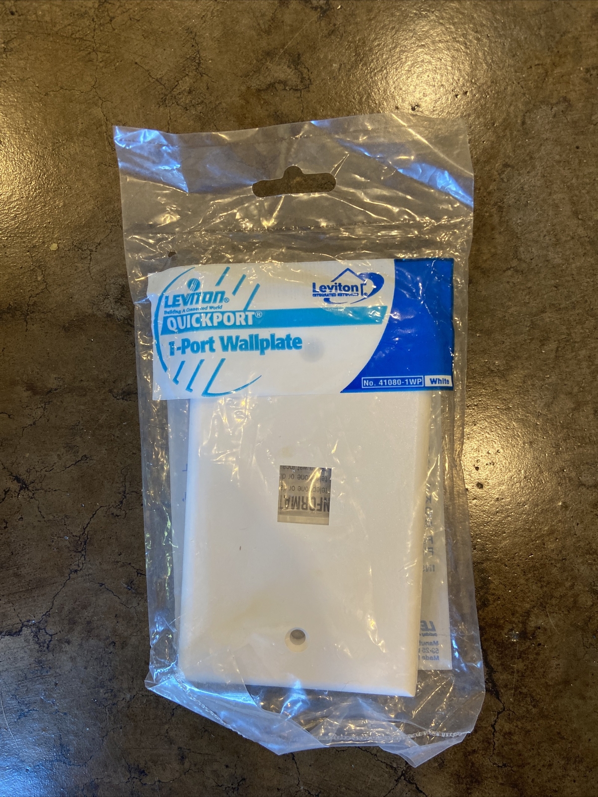 Leviton 41080-1WP Quickport Single-Gang Wallplate, 1-Port,White